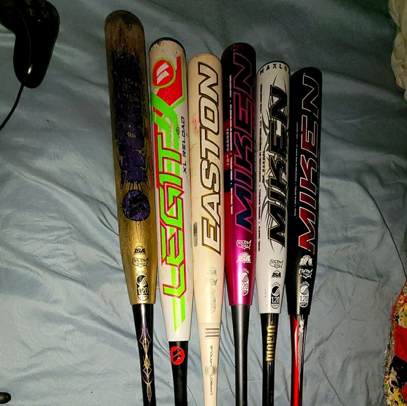 Softball bats - Picture 1 of 2